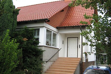 Eingangsbereich eines Wohnhauses vor der Sanierung