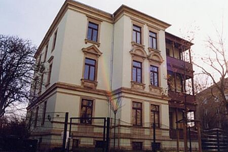 Komplett sanierte Stadtvilla mit elf Wohneinheiten