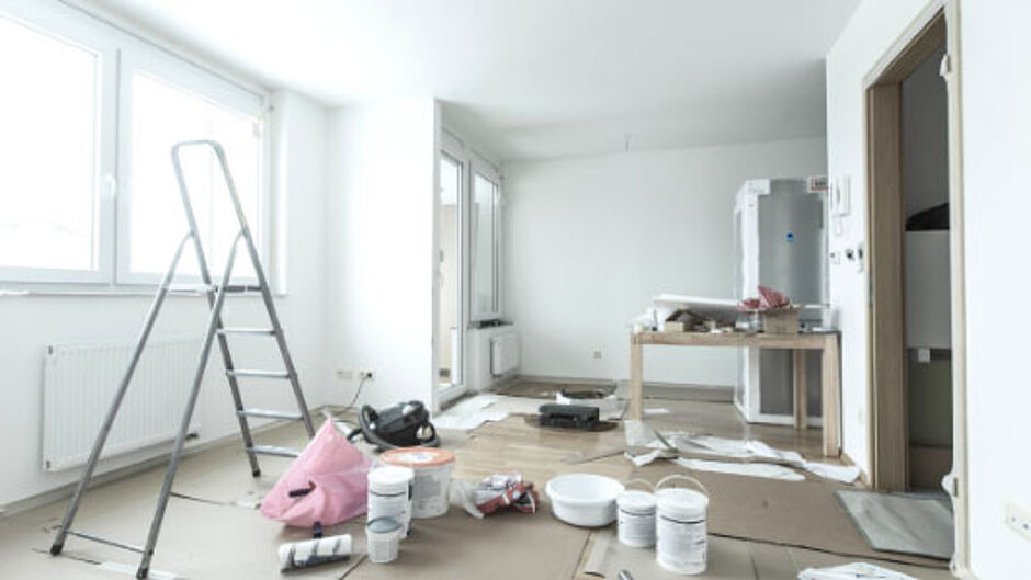 Renovierungsmaßnahmen im Inneren eines Hauses