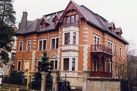 Komplett sanierte Villa mit sieben Wohneinheiten