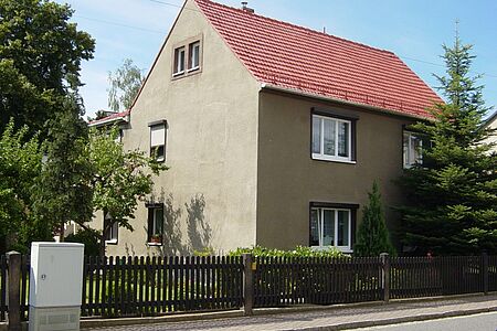 Einfamilienhaus mit veralteter Fassade