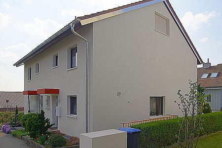 Wohnhaus mit mehreren Wohneinheiten nach energetischer Sanierung
