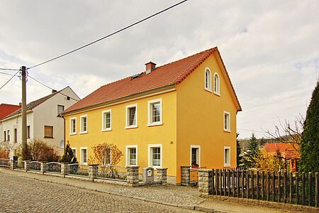 Mehrfamilienhaus in Orange