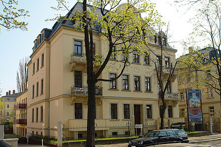 Großes saniertes Wohnhaus nach der Sanierung