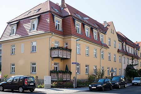 Mehrfamilienhaus nach der Fassadensanierung