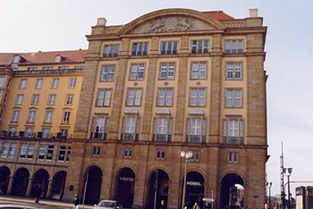 Einrichtungshaus Intecta nach der Fassadensanierung