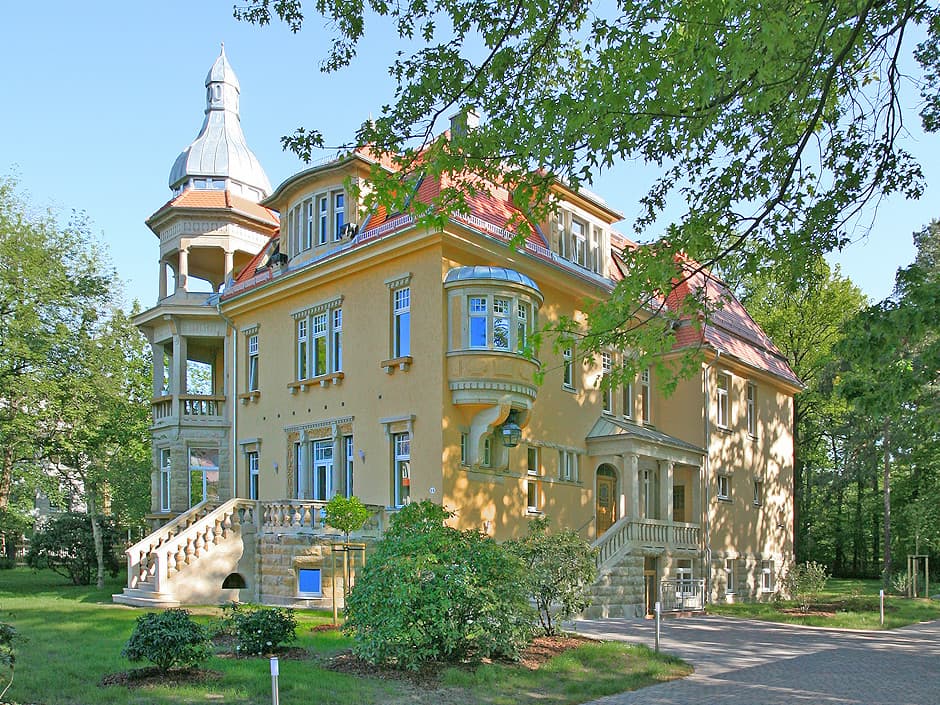 Sanierte Villa im Grünen